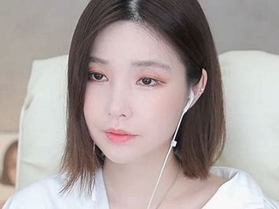 杨柳麻豆天美果冻传媒：热门视频内容一站式体验，尽享精彩时刻