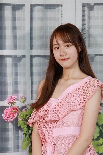 麻豆传媒最新映画：沈心语的甜美瞬间与感人故事