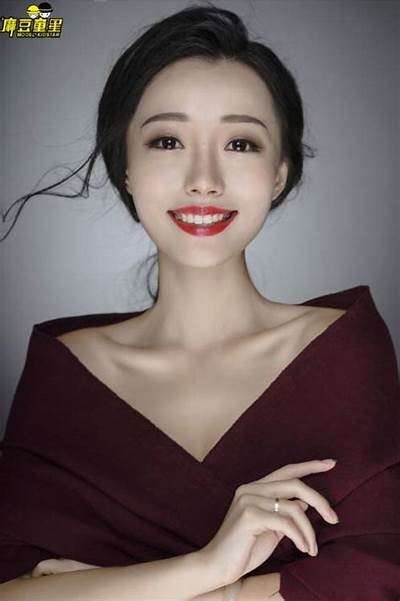 麻豆传媒女演员：揭秘当红女星的成长历程与精彩作品